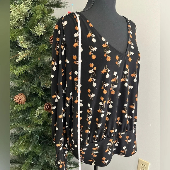 ANN TAYLOR FACTORY L  Long Sleeve, banded waist V-neck Blouse - Picture 4 of 8